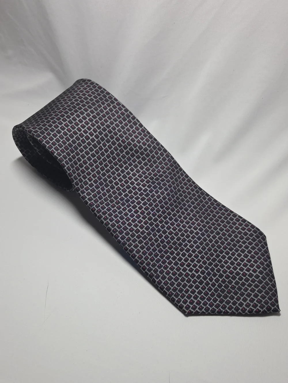 Christian Dior Mens Italian Silk Dark Gray and Burgundy Geometric Tie 3.55x57.5